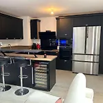 Duplex Complet - Proche Dysney Land Paris דירה ביוסי-סיינט-ג'ורג'